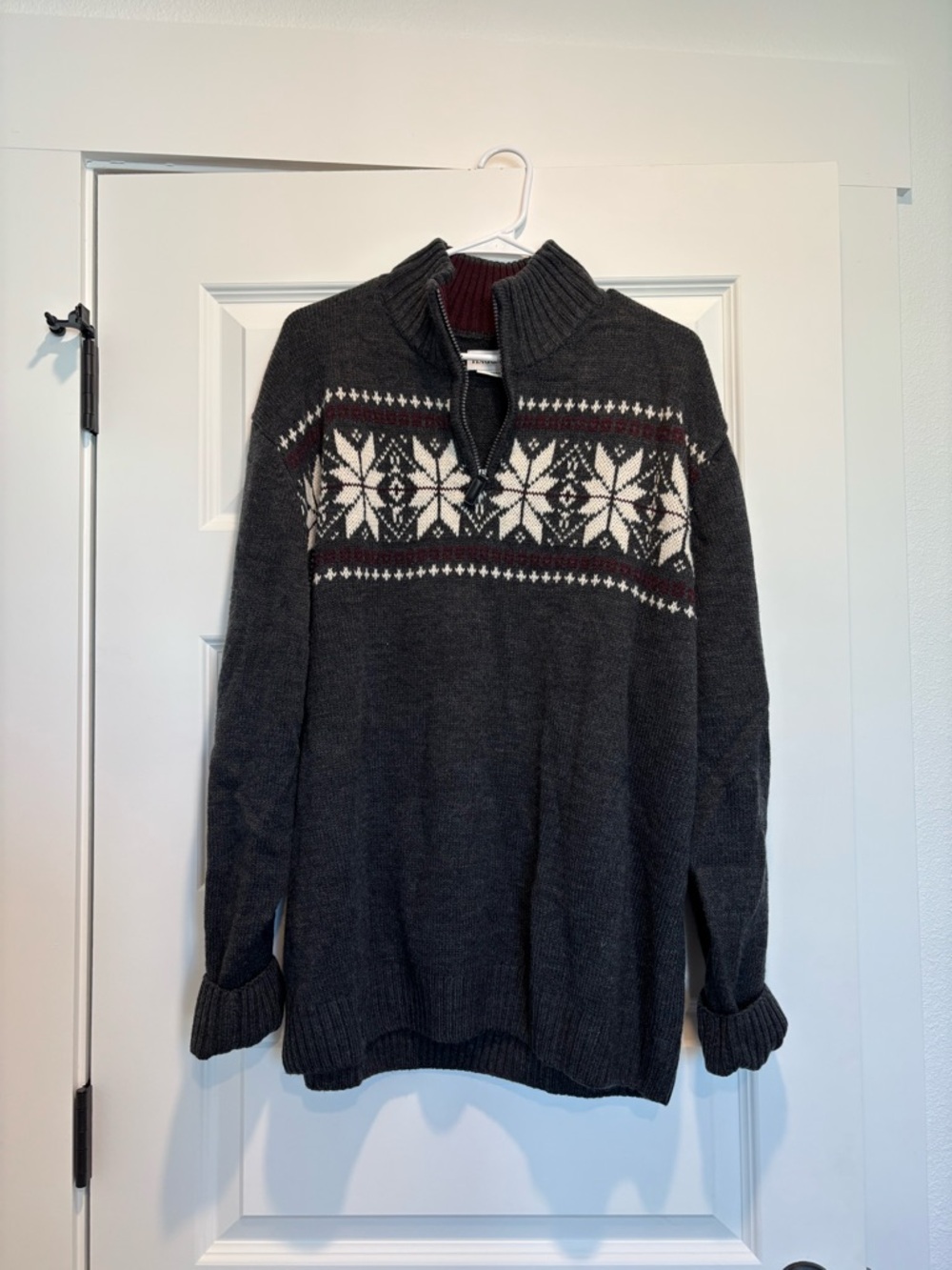 Haggar Gray Sweater with White Snowflake Pattern